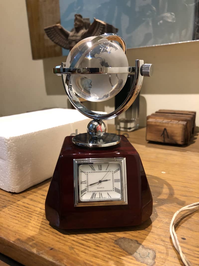 Global clock + desk name plate 2