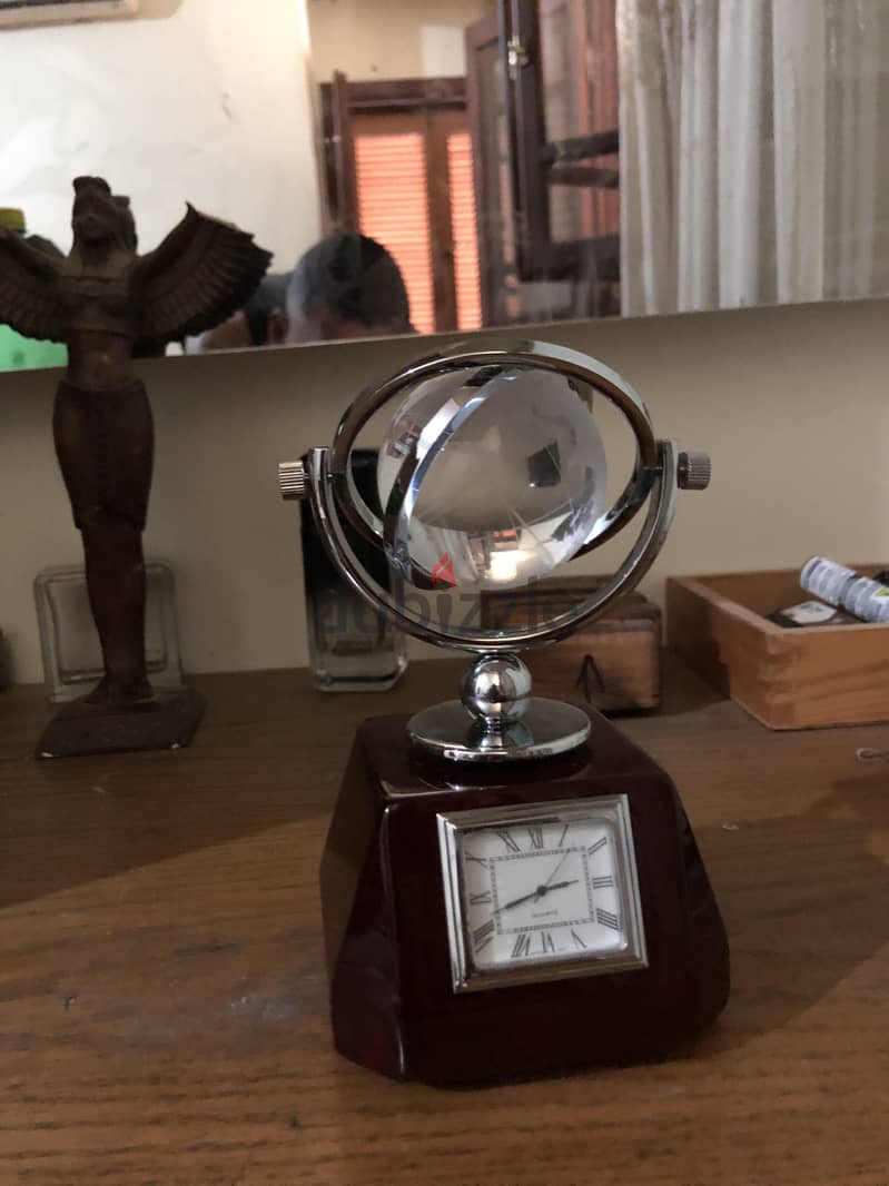 Global clock + desk name plate 4