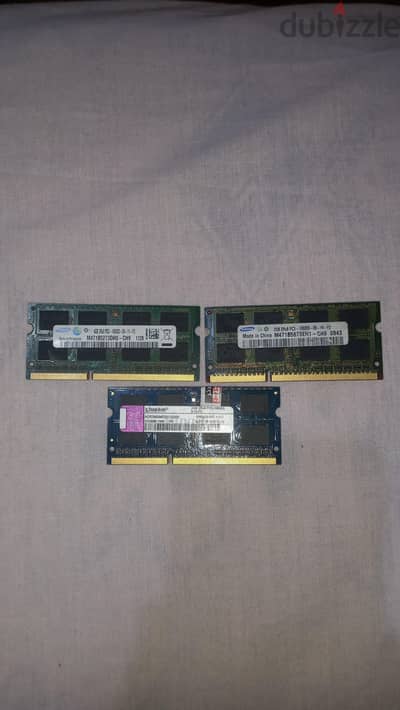 للبيع ٣رامات لابتوب DDR3 SODIMM (4GB + 2GB + 2GB)