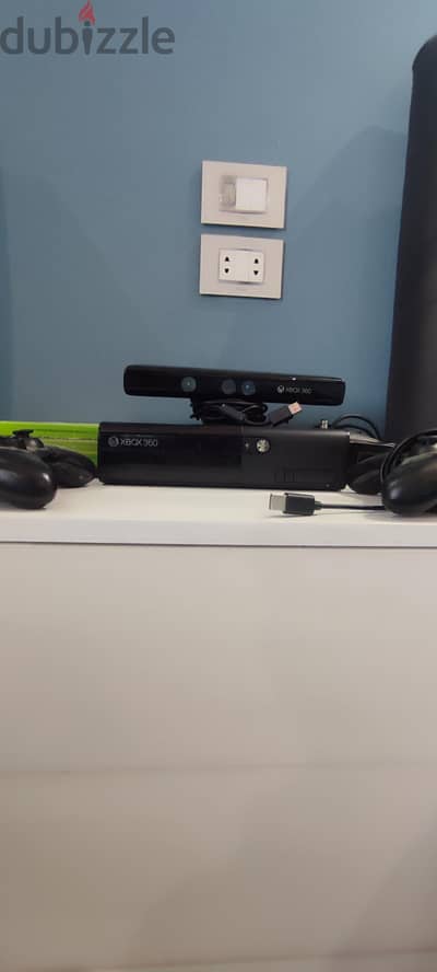 Xbox 360 E with Kinect (camera)
