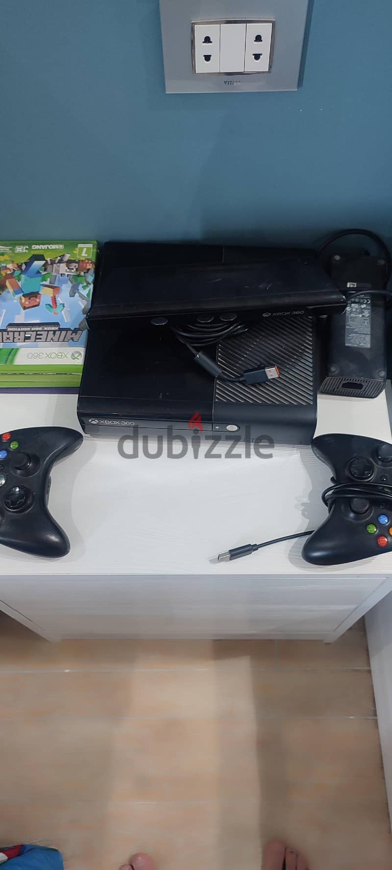 Xbox 360 E with Kinect (camera) 1