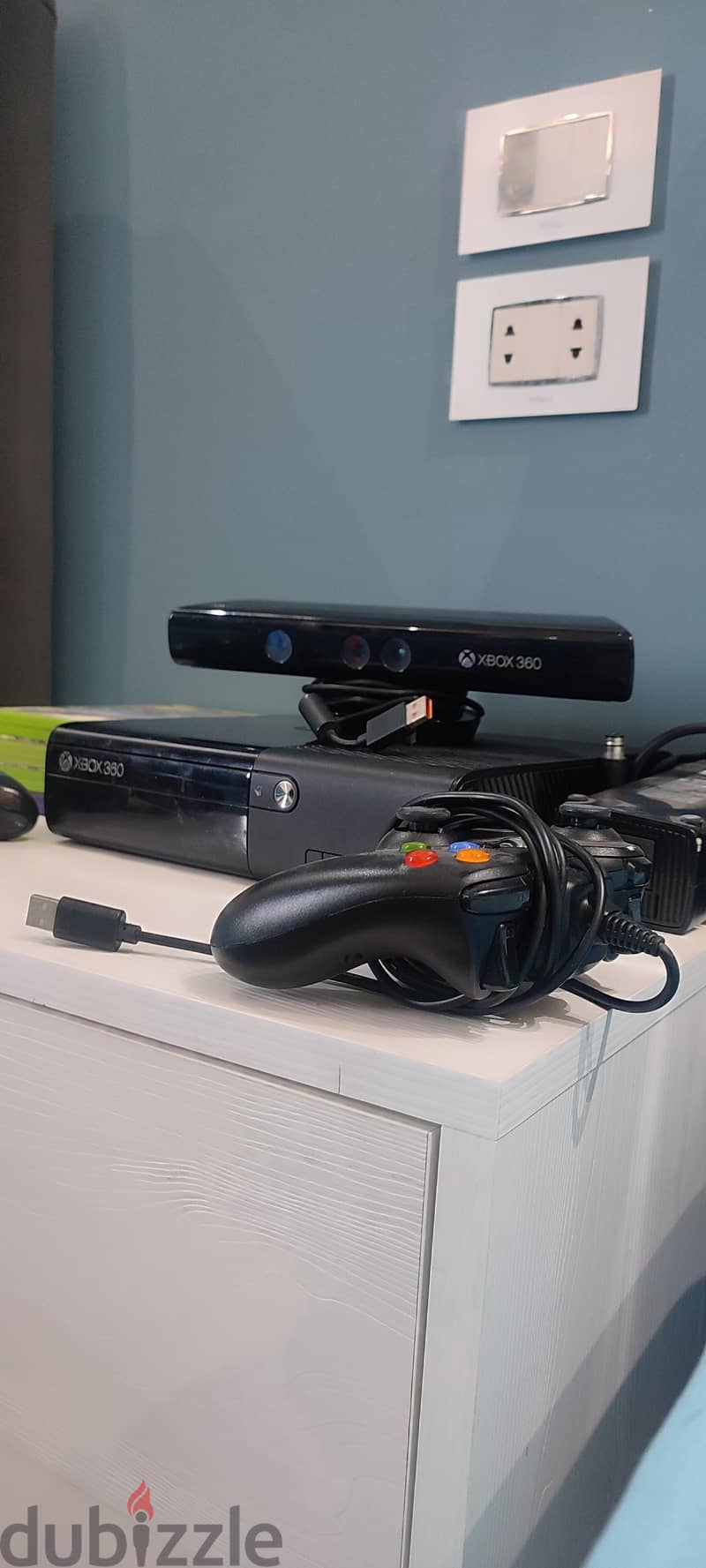 Xbox 360 E with Kinect (camera) 3