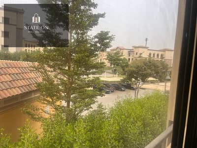 شقة للايجار بالمطبخ والتكييفات جاهزة على المعاينة والسكن فورا بسعر مغرى فى كمبوند ميفيدا فى الجولدن سكوير Mivida
