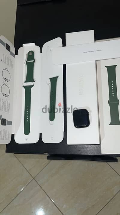 apple watch series 7 45mm green with clover band