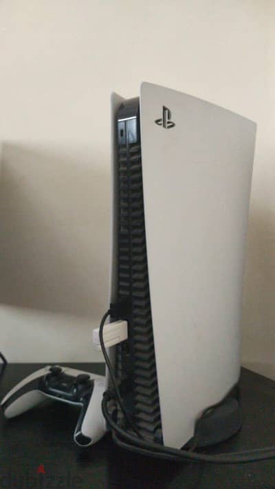 ps 5 digital used like new قابل للتفاوض