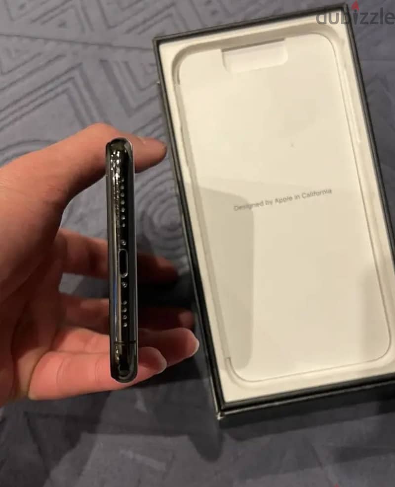Apple - iPhone 11 Pro Max 3