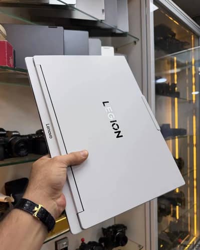 Lenovo Legion 7 16IAX10 Rtx5070