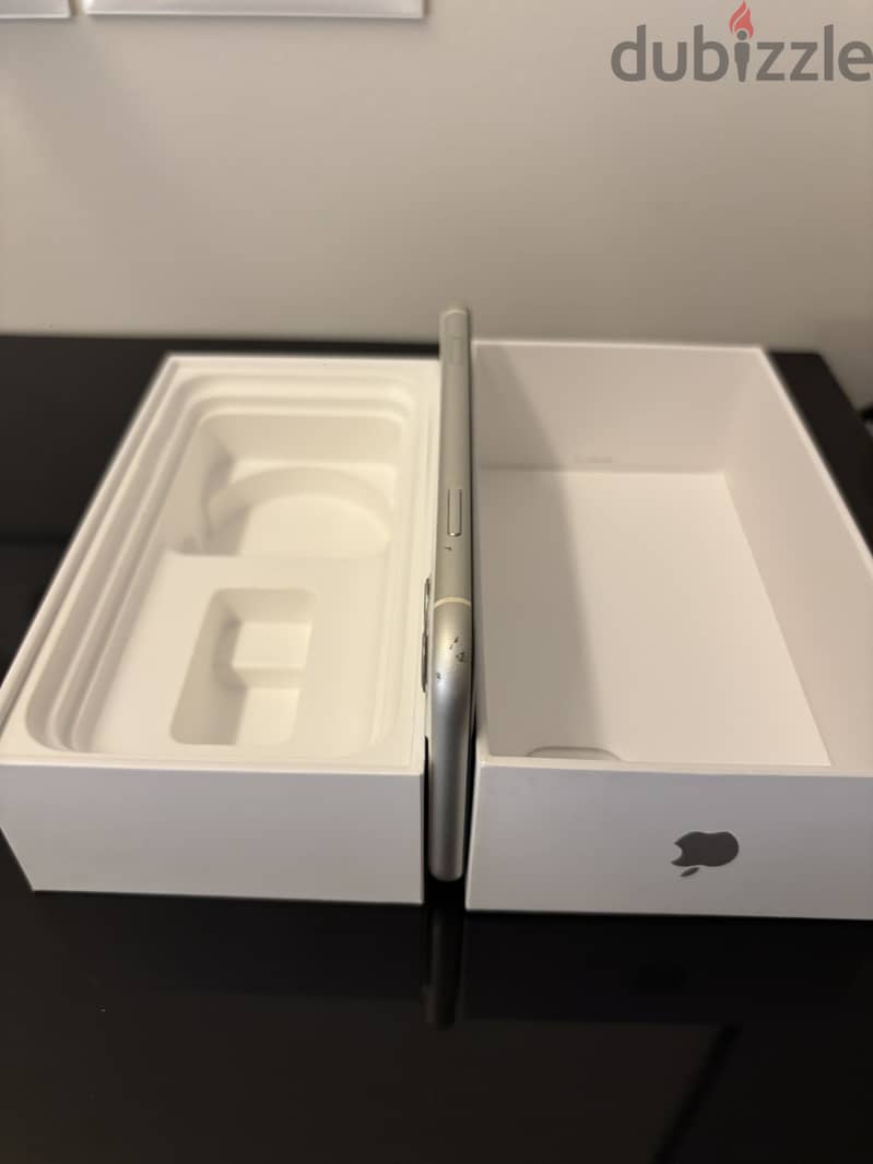 Apple - iPhone 11 2