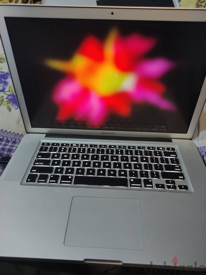 Apple Macbook pro good condition 3