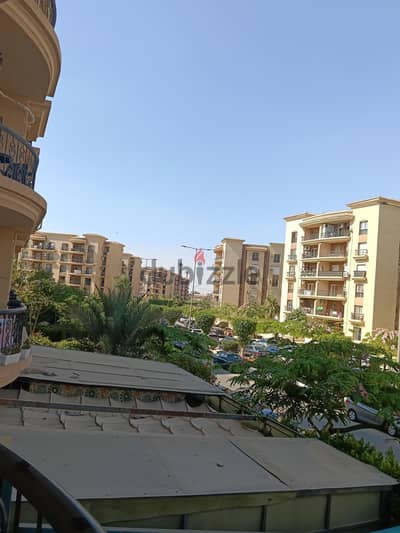 للايجار قانون  99 دور مميز  قريبه جدا من السوق الشرقي وجميع الخدمات
