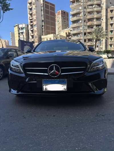 Mercedes-Benz C180 2019 معاقين لدواعي السفر