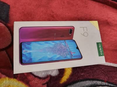 Oppo F9 (64G / 4G RAM) بالكرتونة - للبيع بحالته (شاشة مكسورة)