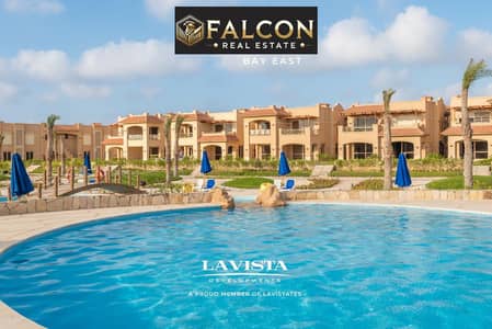 شاليه للبيع بتشطيب الترا سوبر لوكس بفيو مميز على البحر و pools فى لافيستا باى ايست _ lavista bay east فى اميز لوكيشن فى رأس الحكمه بالقرب من دوس