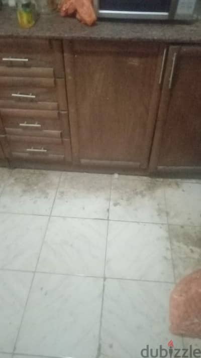 مطبخ فخم خشب أرو بحالة فوق الممتازة