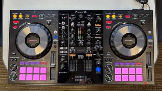 DDJ 800 USED LIKE NEW + CARRYING CASE