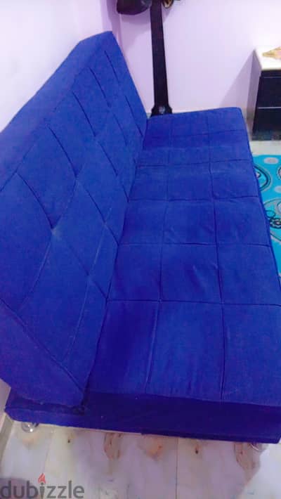 كنبه سرير بحالة ممتازه