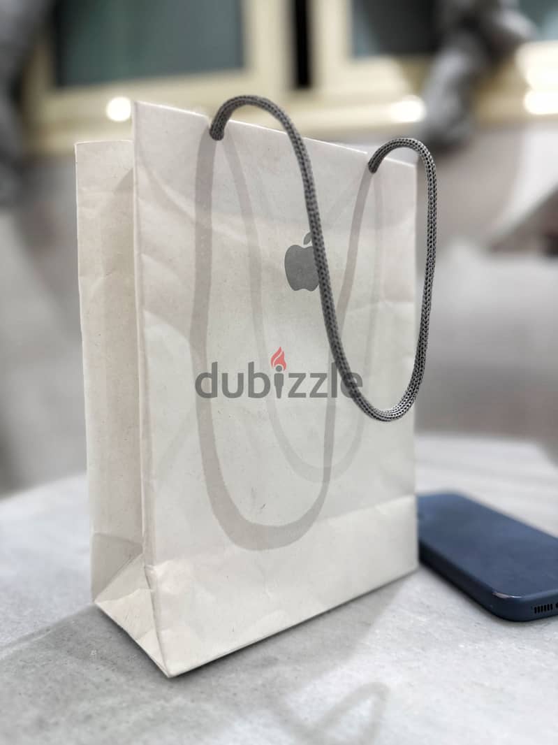 Apple - iPhone 16 Pro 8