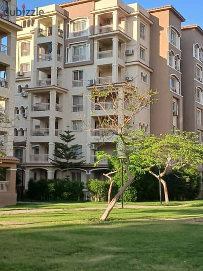 For sale in Madinaty B1 apartment 100 square meters on a large garden   steps from services   finishing by a company   the price includes the club   consisting of   two bedrooms + reception + kitchen + bathroom +