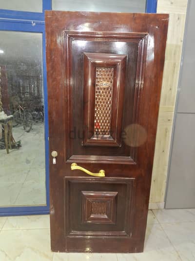 أبواب شقق خشب زان للبيع بحالة ممتازة