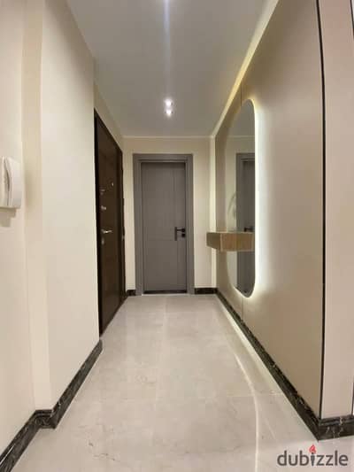 Apartment for rent in Madinaty, first residence, ultra super finishing, 135 meters in B3. The apartment has 3 rooms, 2 bathrooms, a kitchen, and a reception with direct services for 27,000. Viewing is available.