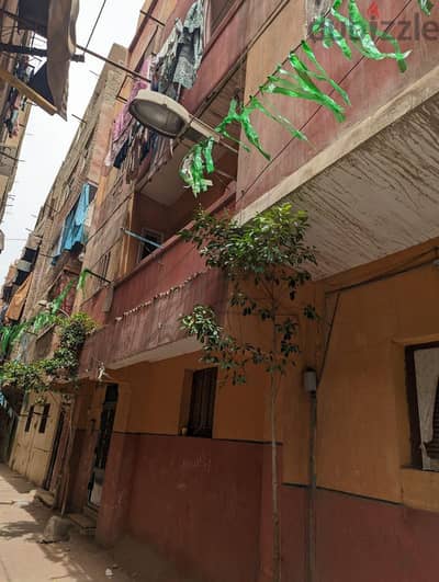 بيت كامل خمس أدوار للبيع ،عين شمس الغربية جانبى من ش الترولى و المشروع