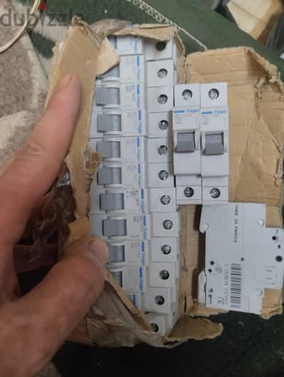 مفاتيح كهرباء أحمال مختلفة وكونتاكتورات وايرث ليكدج