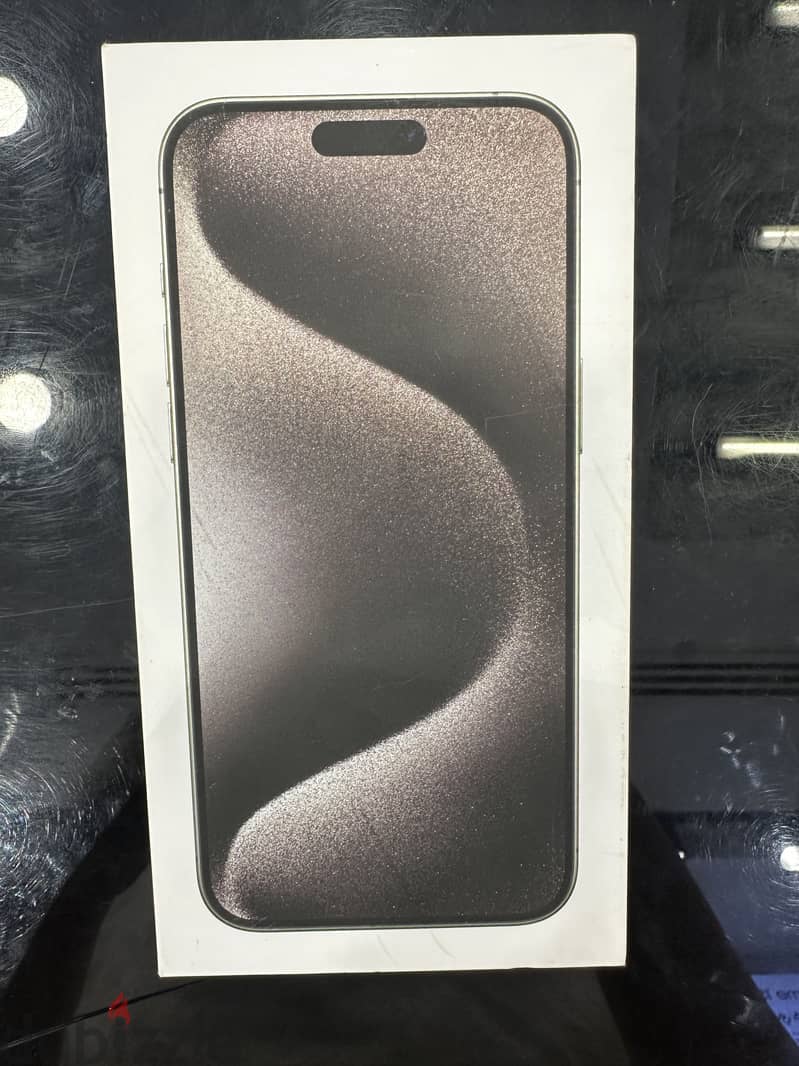 Apple - iPhone 15 Pro Max 8