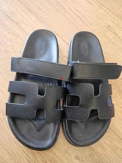 used sandals from Dubai