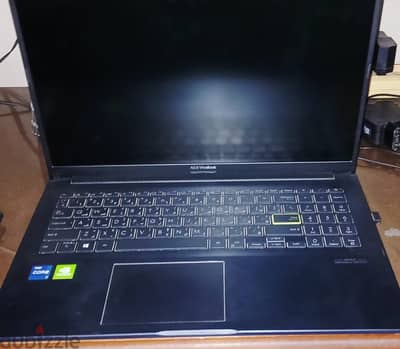 لابتوب اسوس x513ep بحالة ممتازه