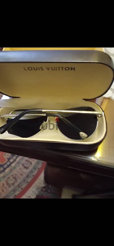 نظاره louis vuitton جديده هاي كوبي  بالعلبه والجراب