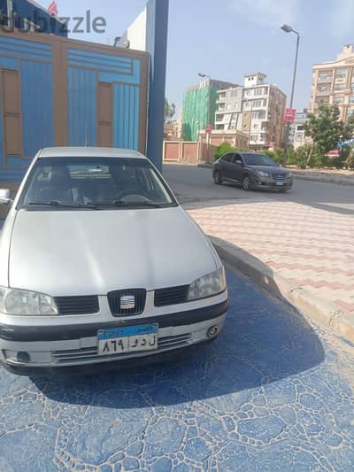 سيات إبيزا 2001