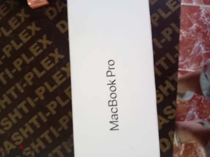 MacBook 1