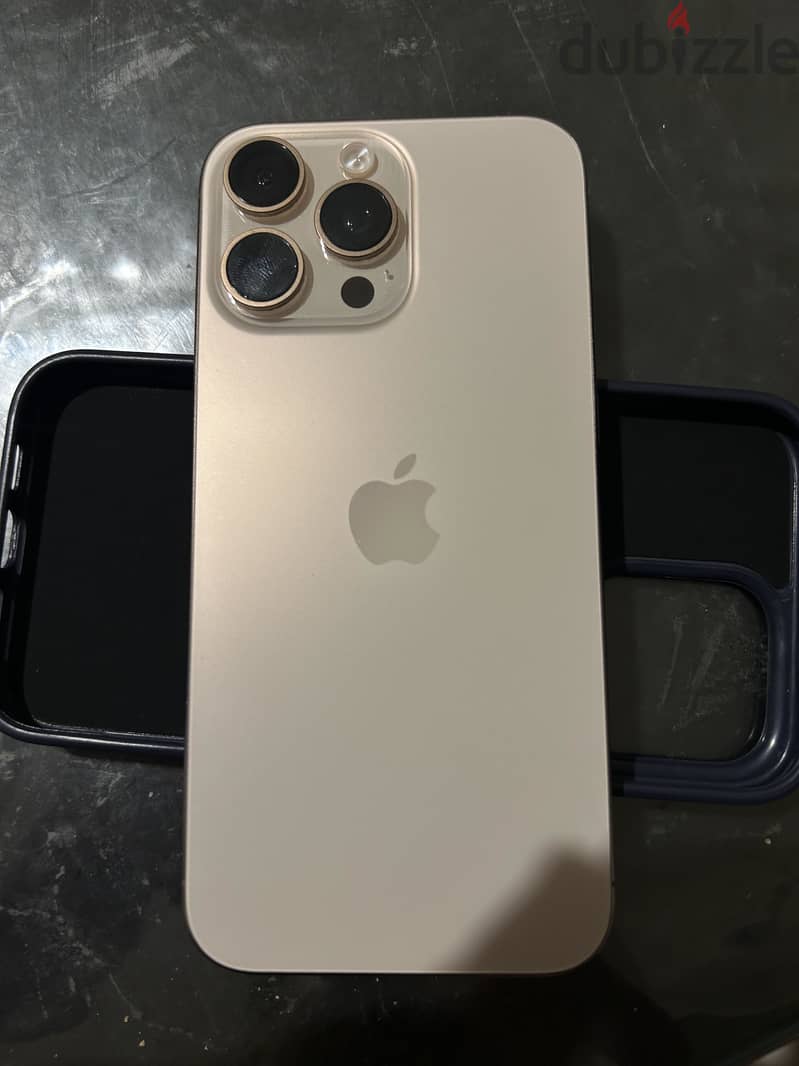 Apple - iPhone 16 Pro Max 1