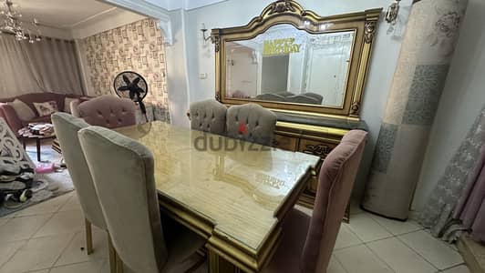 سفرة بحالة ممتازه كالجديد