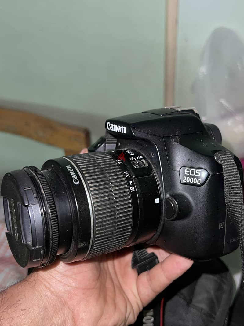 Canon d2000 1