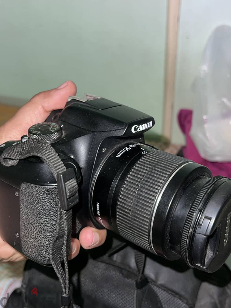 Canon d2000 3