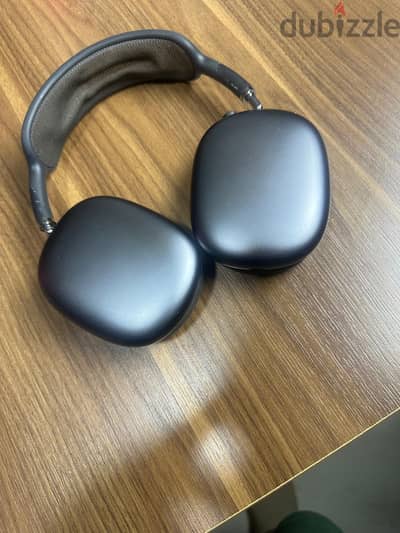 earbudes max black