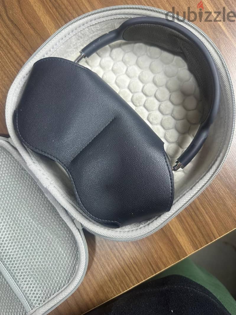 earbudes max black 2