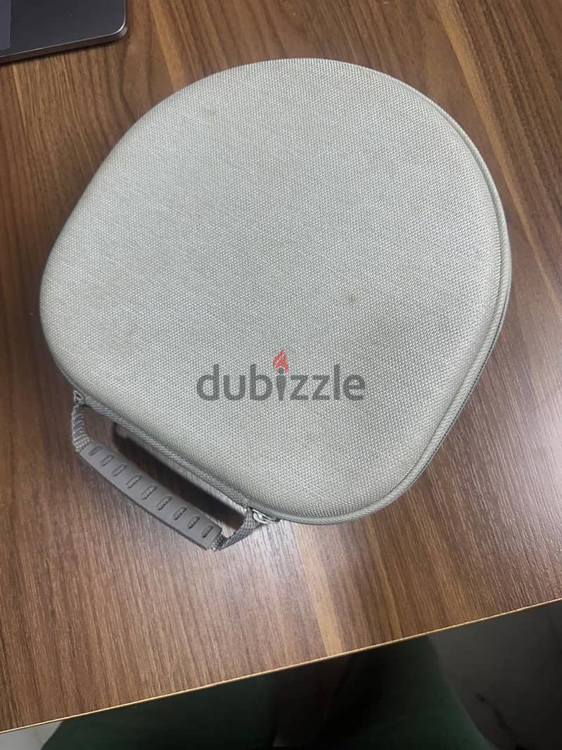 earbudes max black 5