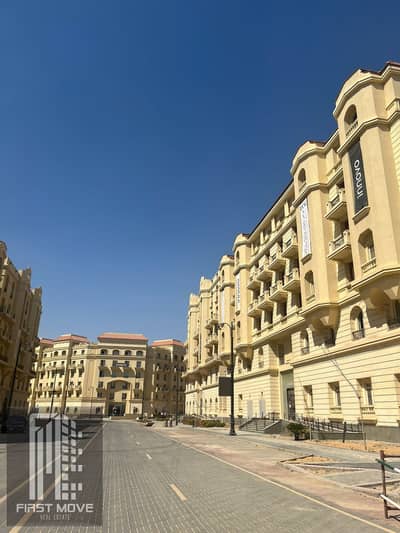 فرصة للاستثمار شقة لقطة استلام فورى متشطبة بالتكيفات فى العاصمة الجديدة بكمبوند ساكن بالفعل ومتكامل الخدمات بمنطقة الr5