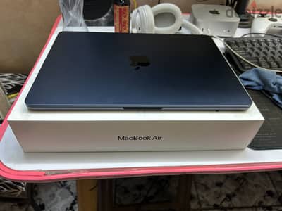 Macbook Air m2 13.6” 100% battery