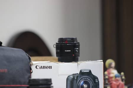 اجدد 600D شتر اقل من 20k مع عدسه ٥٠ ملي و 700/300 و عدسه ١٨/٥٥
