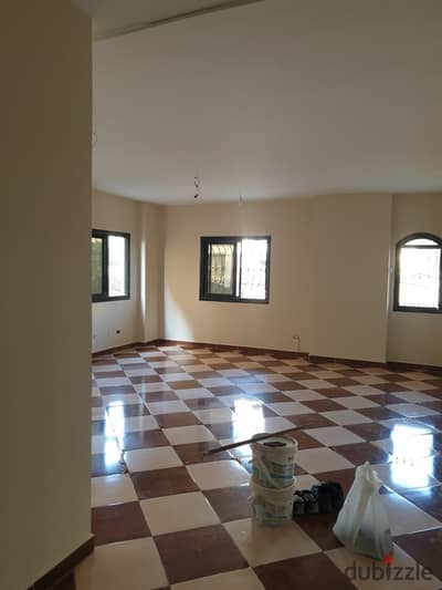 Apartment for rent on the ground floor with an installed kitchen in West Arabella next to the Egyptian school