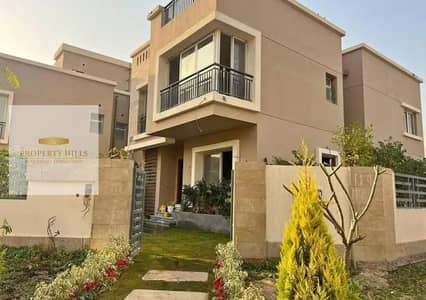 اخر فيلا في كمبوند تاج  سيتي نازل من سعرها النص في برايم لوكيشن دايركت علي دائري المعادي وطريق السويس