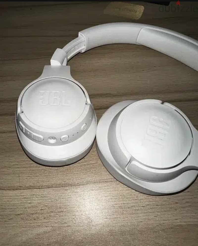 JBL TUNE760NC 3