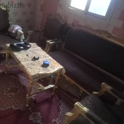 صالون ذهپى  4كراسي وكنبة وتربيزا