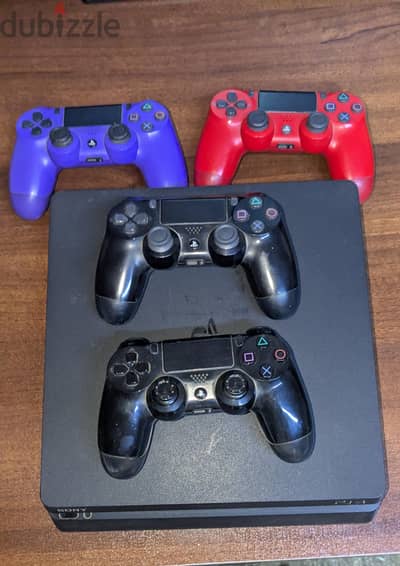 ps4 slim 1TB+ 4 controllers+ primary plus account