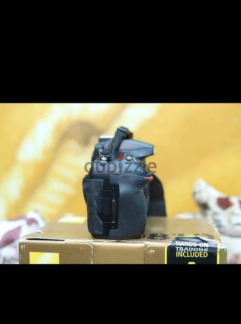 Nikon d810 +battery grip original +2 battery original with box 1