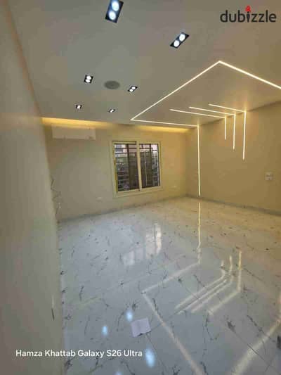 A very special office with a private entrance in Sheikh Zayed