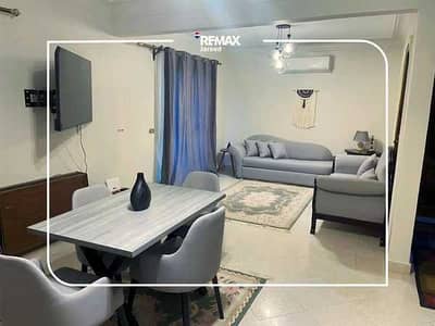 شقة للإيجار ارضي بجاردن مفروشة بالكامل بالتكيفات  كمبوند حدائق المهندسين الشيخ زايد